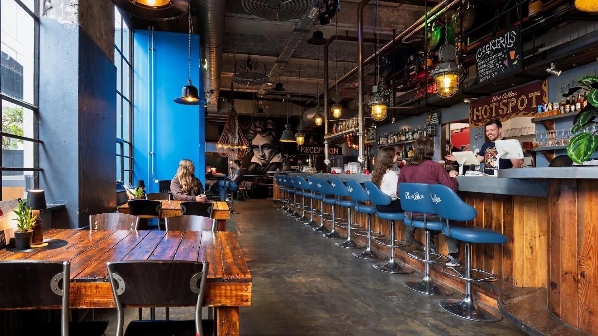 Stayokay Hostel Eindhoven - Blue Collar